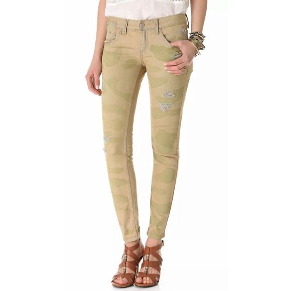 Free People  Women’s Size 28 Green Camo Distressed Skinny Jeans - Picture 1 of 12